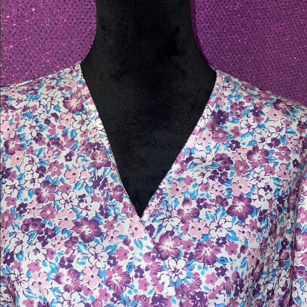 Floral V-Neck Dress - Picture 4 of 8